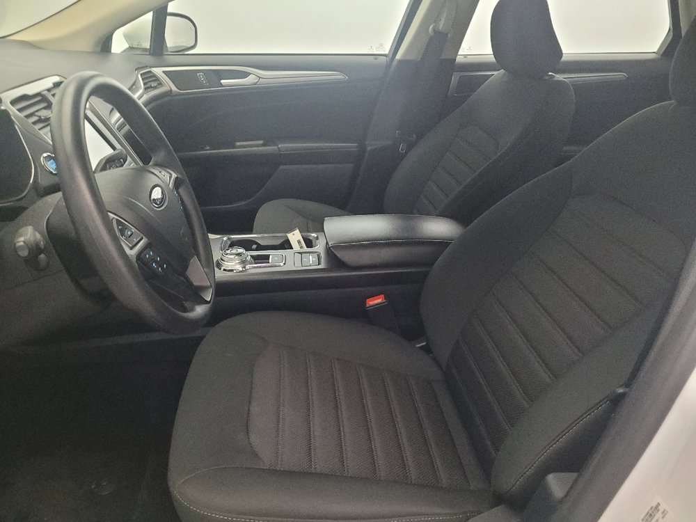 Used 2020 Ford Fusion SE image 17
