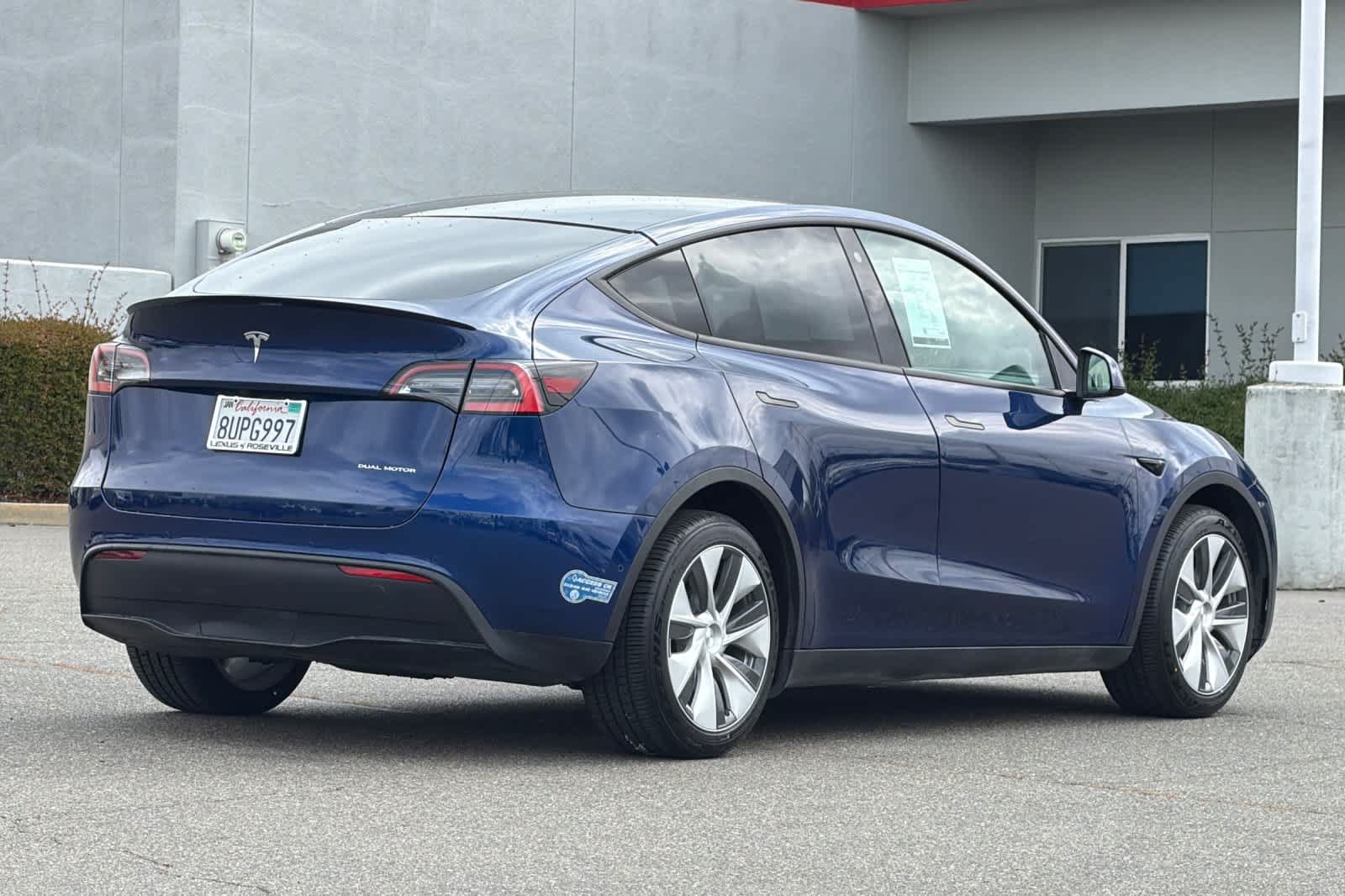Used 2021 Tesla Model Y Long Range AWD/4WD image 2
