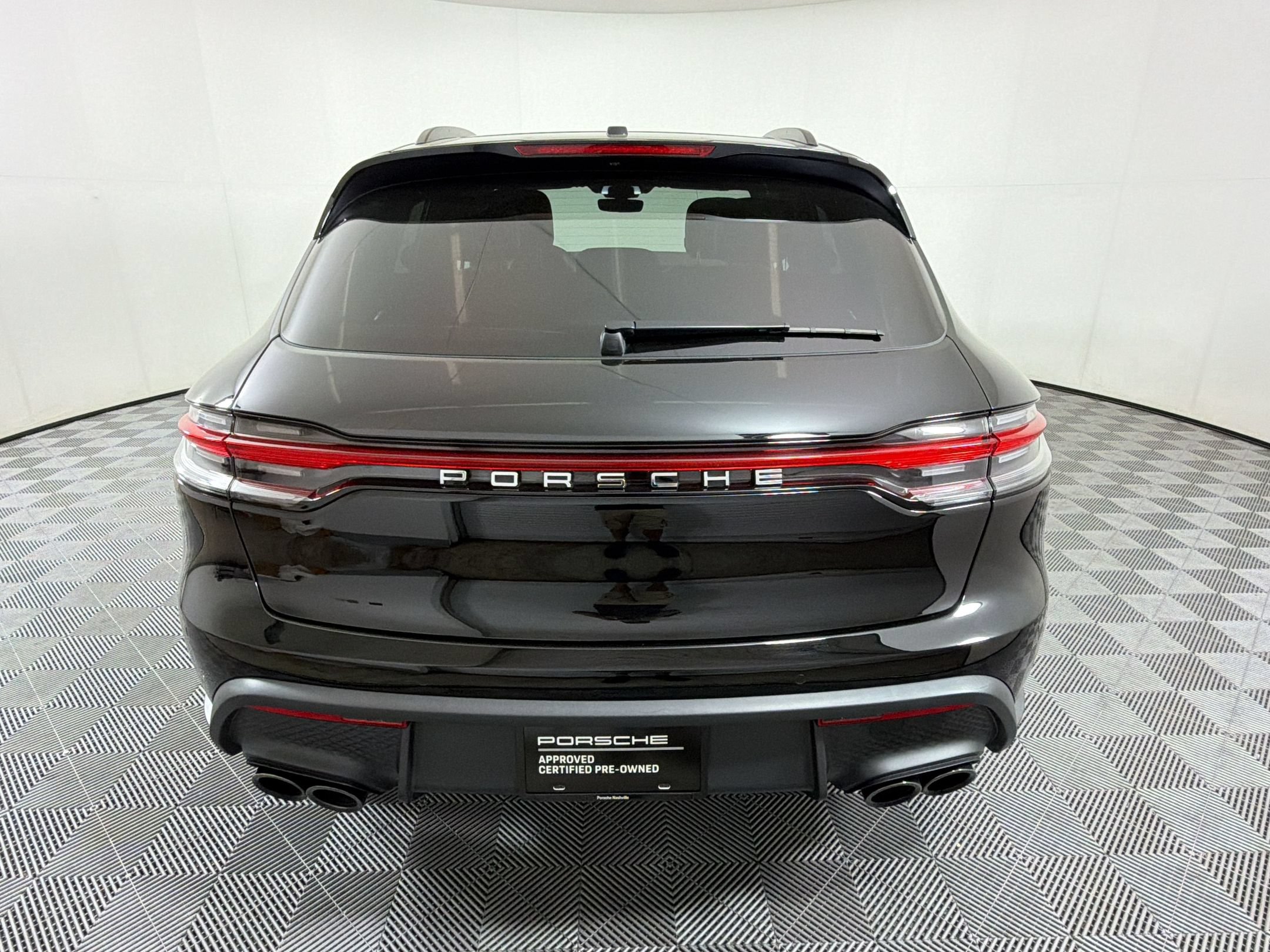 Certified 2026 Porsche Macan AWD/4WD image 11