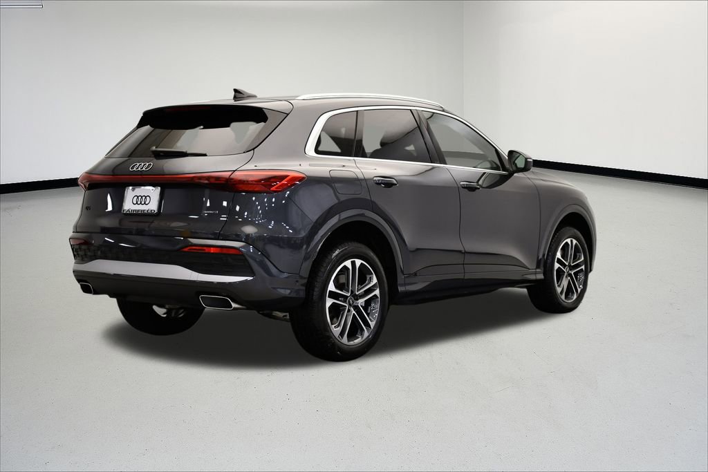 Used 2025 Audi Q5 Premium w/ Convenience Package image 5