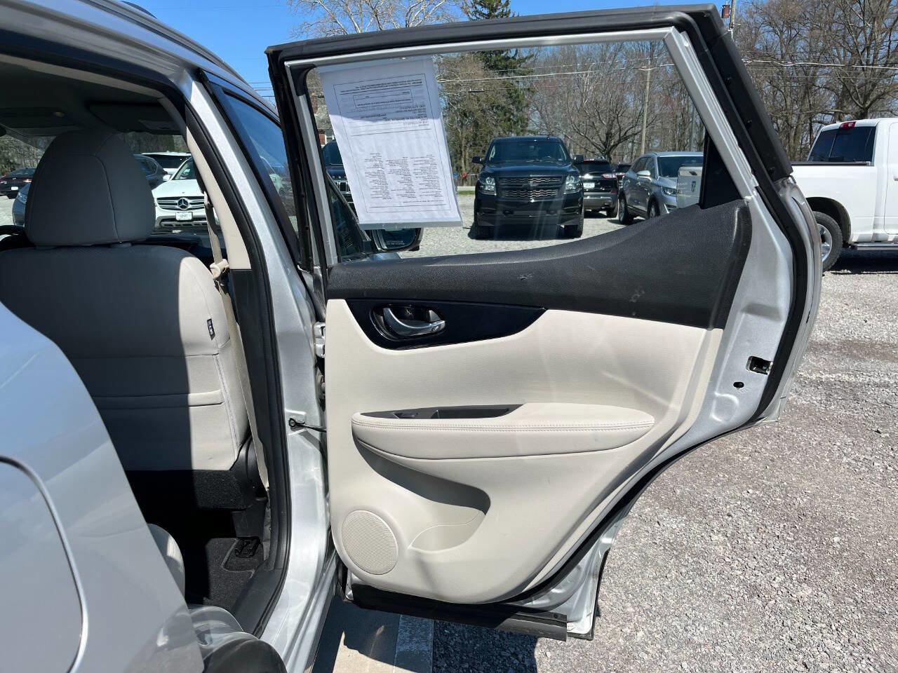 Used 2018 Nissan Rogue Sport SV w/ SV Technology Package AWD/4WD image 12