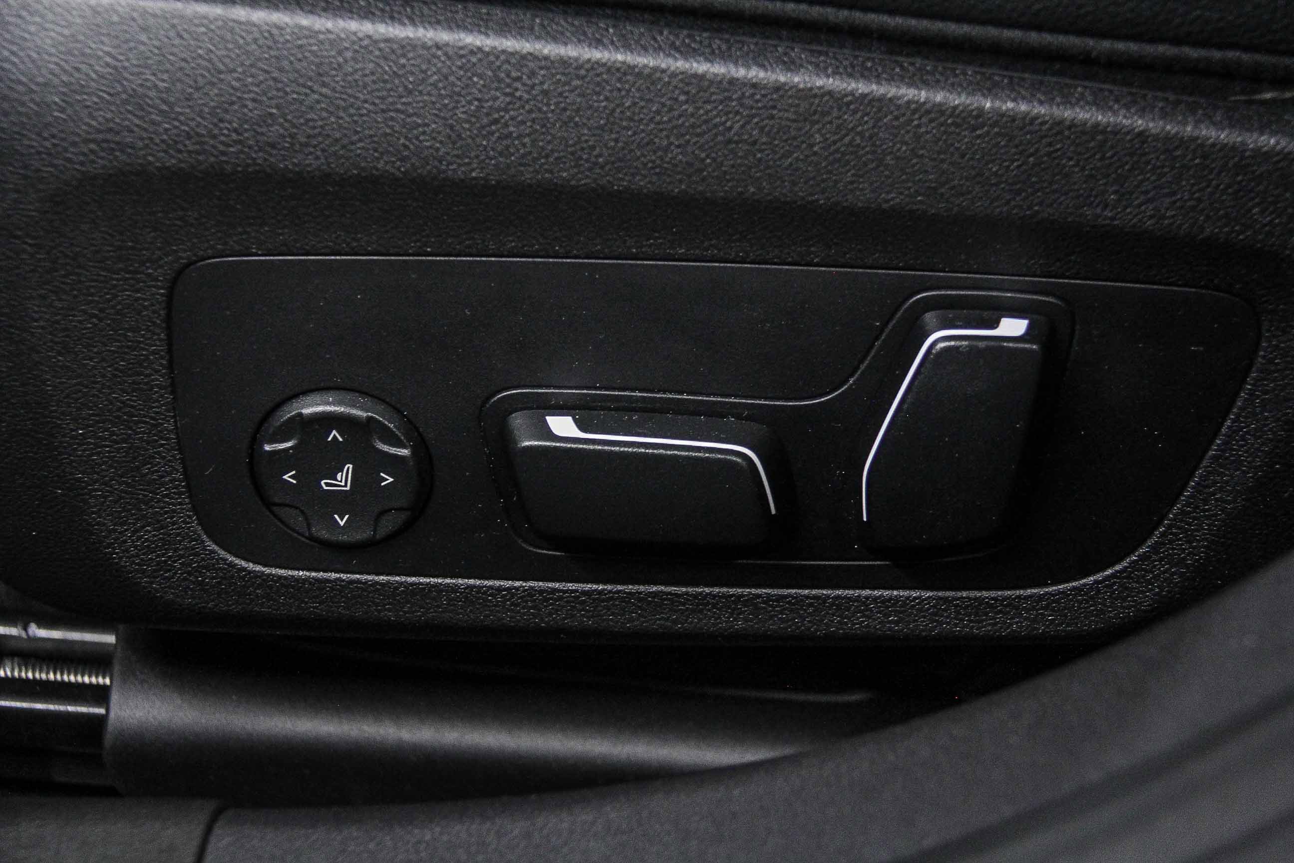 Used 2025 BMW 330i Sedan image 21