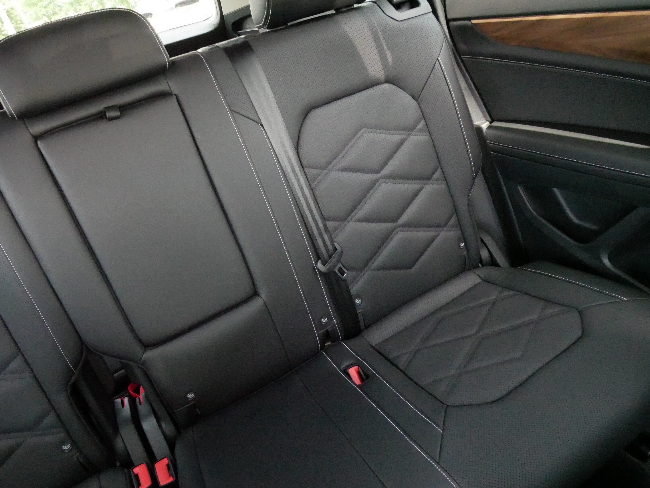 Certified 2026 Volkswagen Atlas SE AWD/4WD image 14