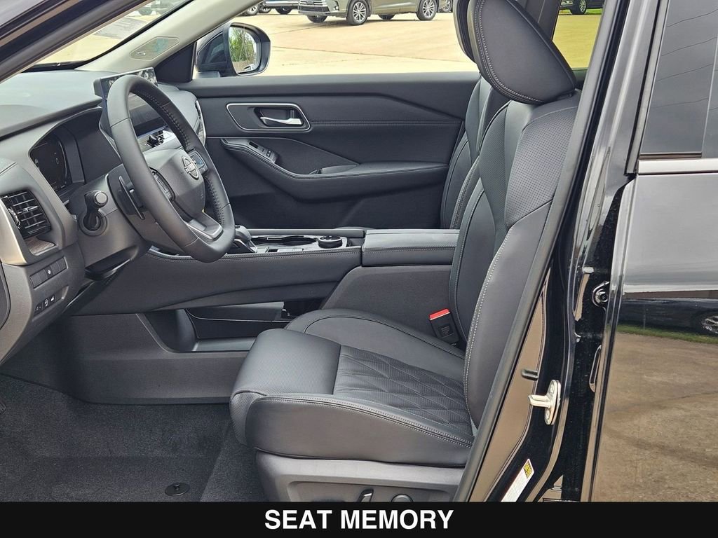New 2026 Nissan Rogue Platinum image 11