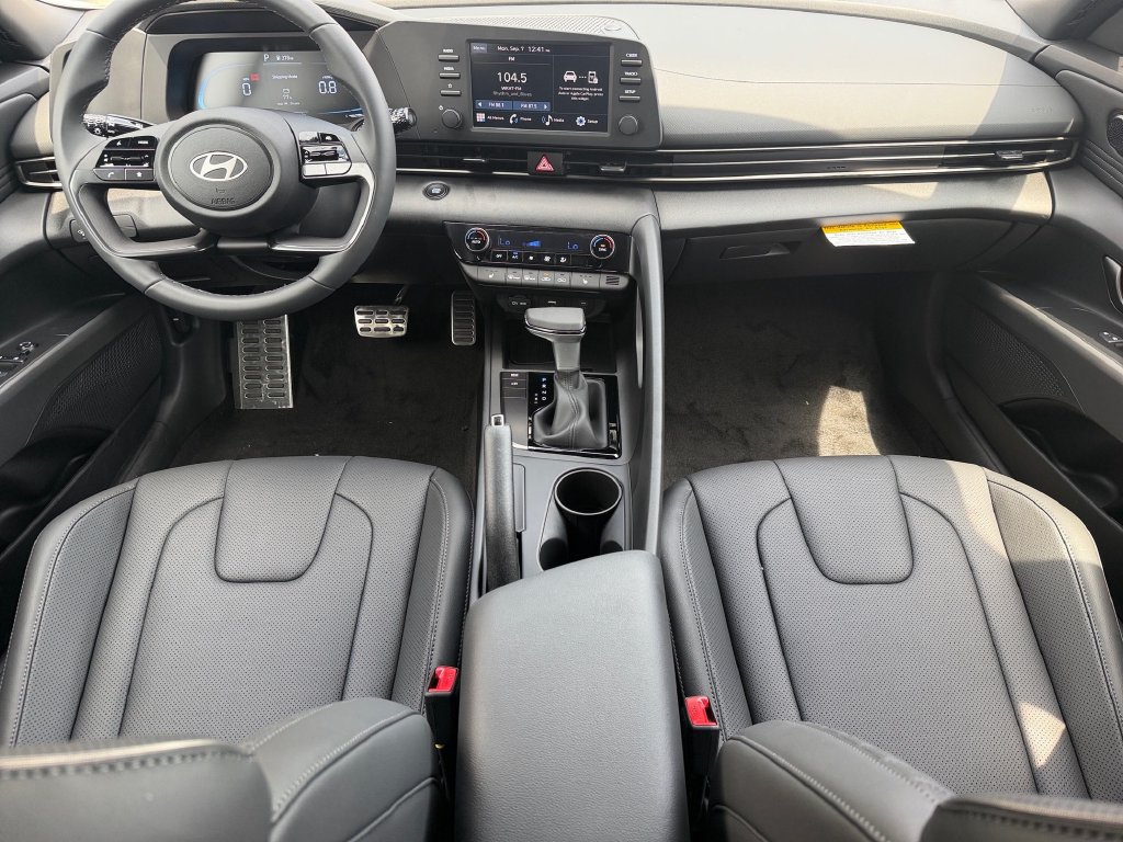 New 2026 Hyundai Elantra SEL Sport FWD image 17