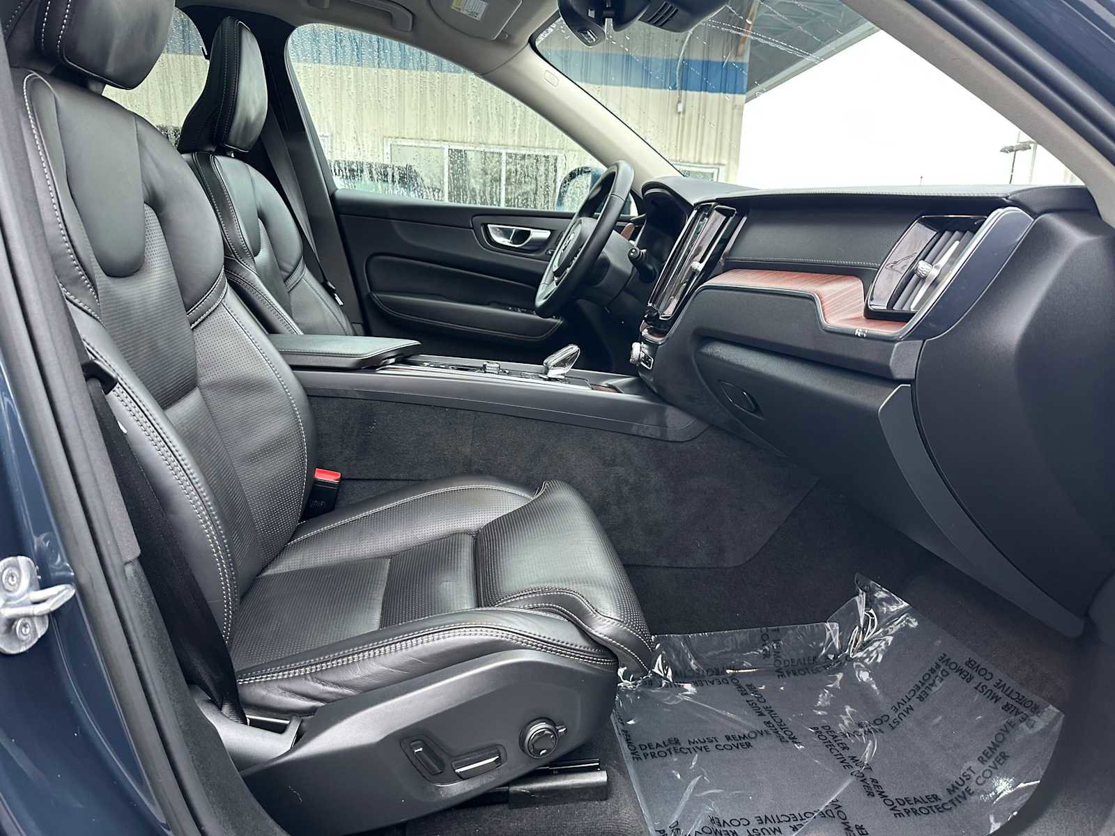 Certified 2023 Volvo XC60 T8 Ultimate image 10