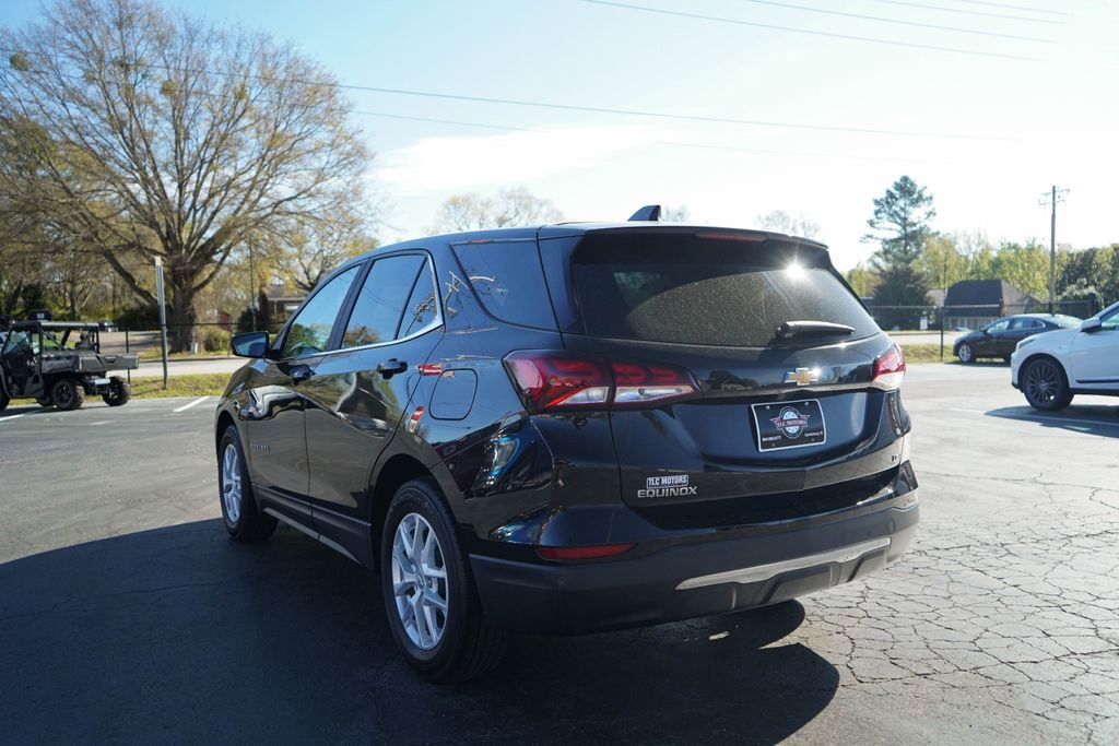 Used 2023 Chevrolet Equinox LT w/ Driver Convenience Package image 3