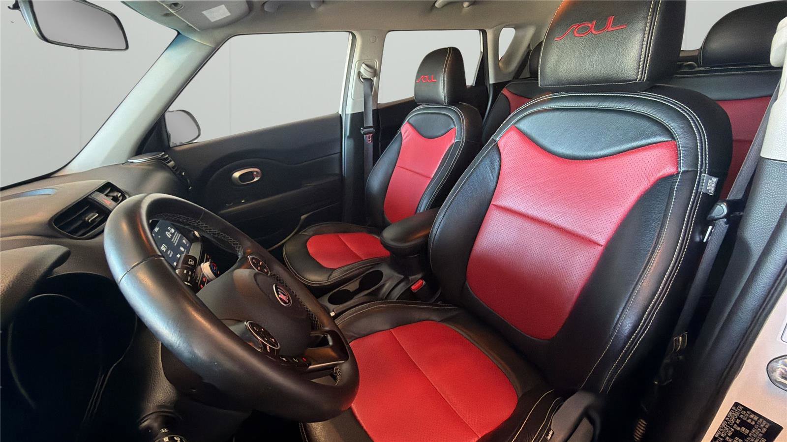 Used 2018 Kia Soul + FWD image 10