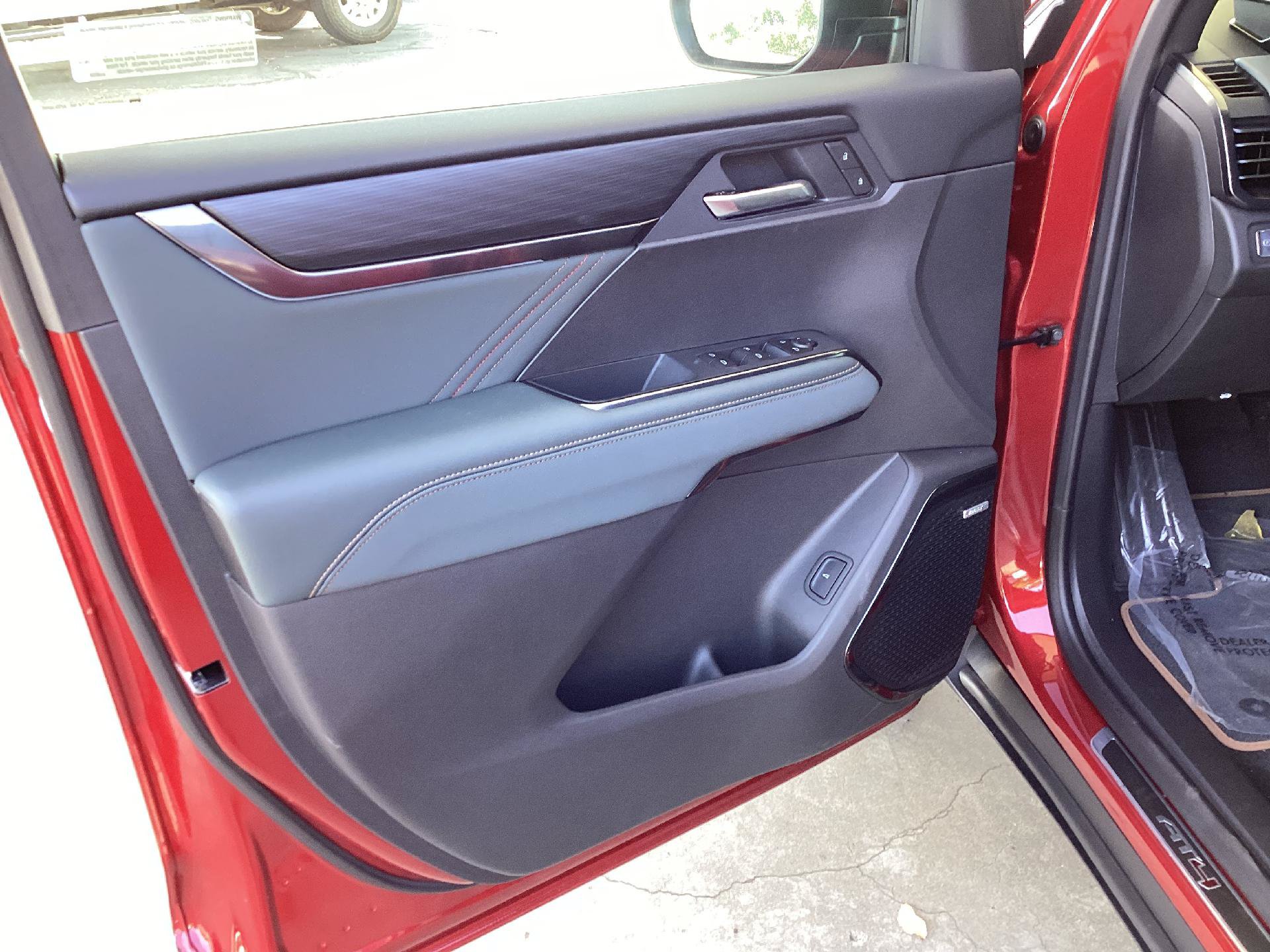New 2025 GMC Acadia AT4 AWD/4WD image 9