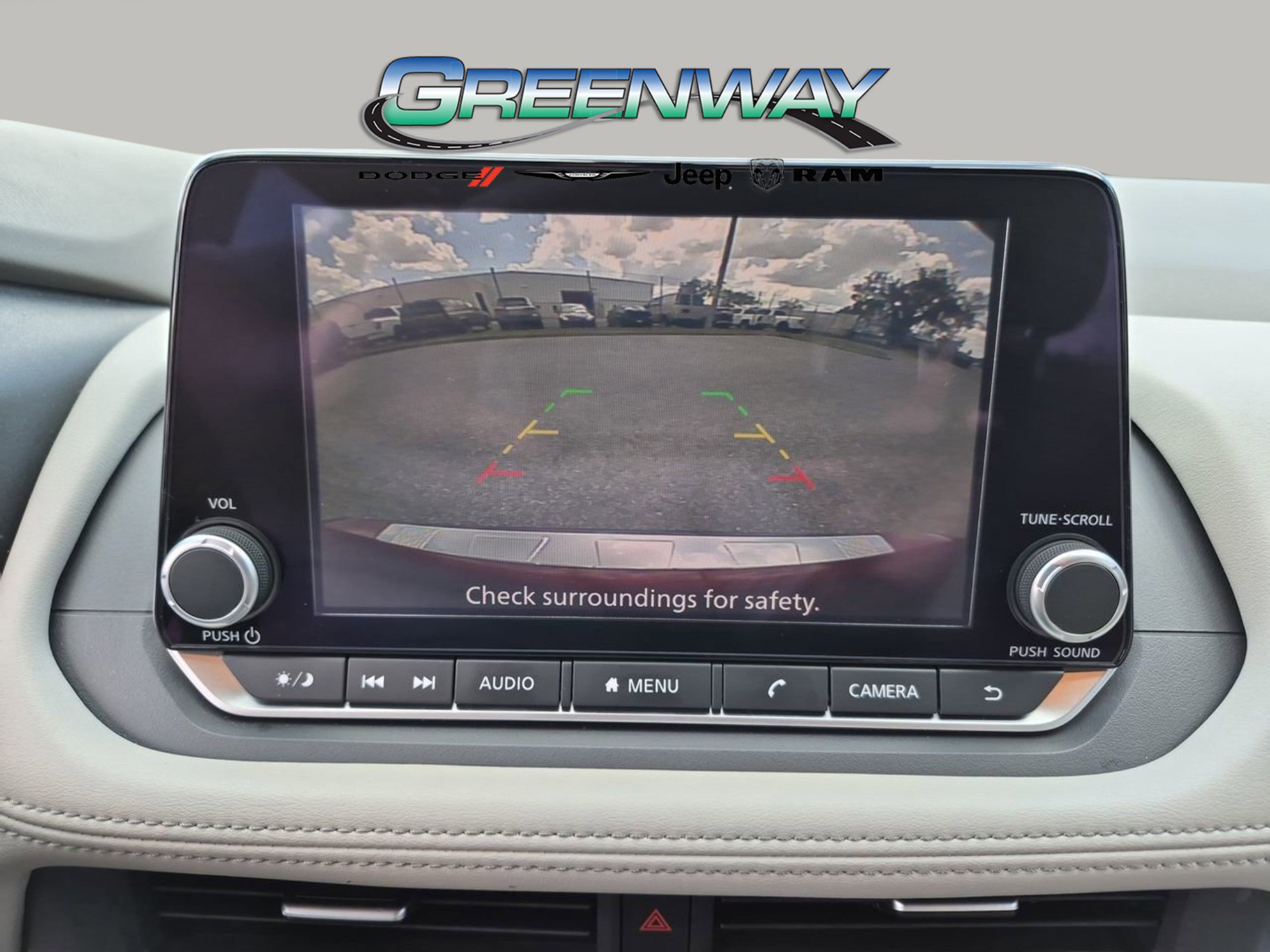 Used 2024 Nissan Rogue SV w/ SV Premium Package FWD image 15