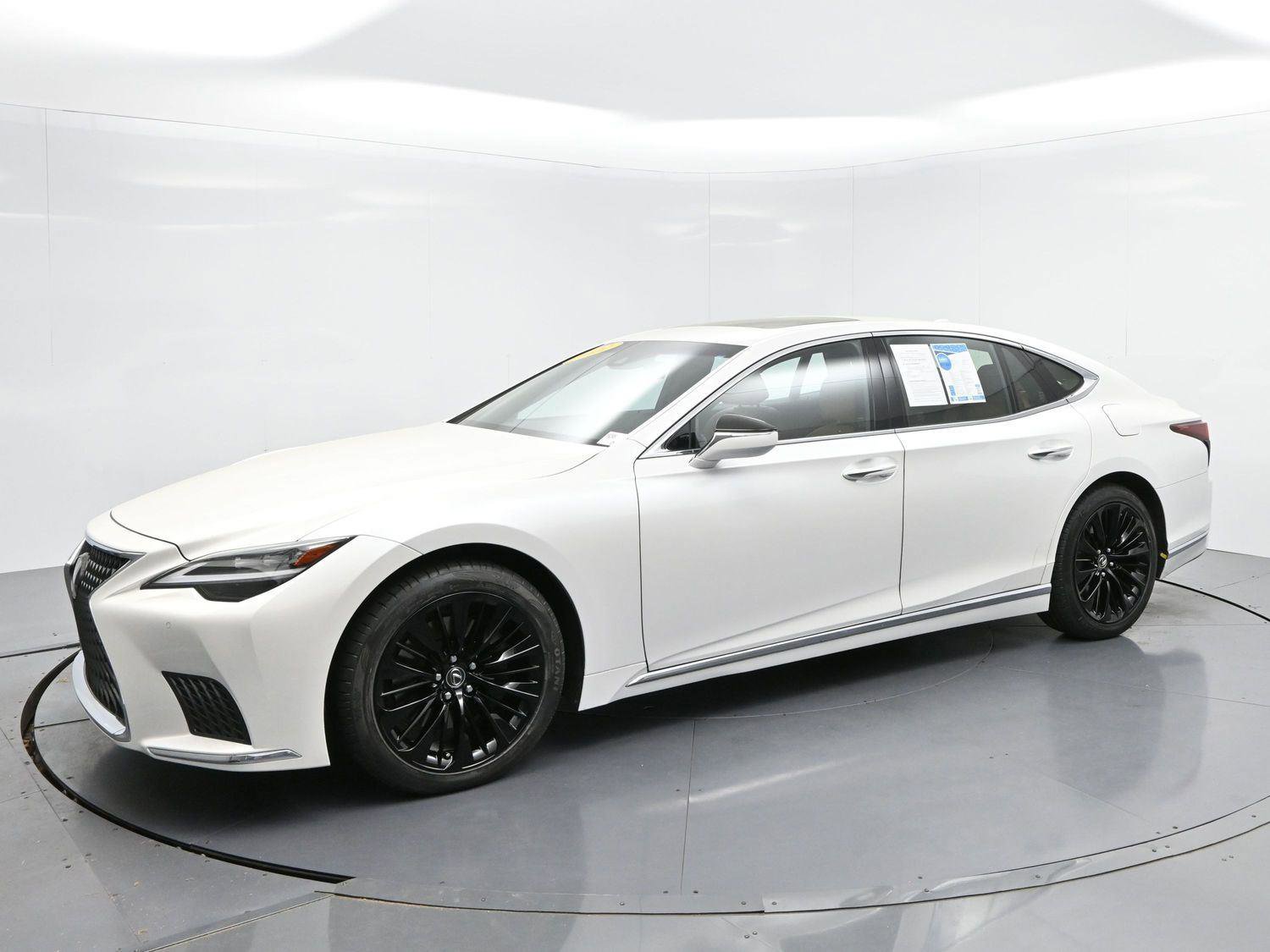 Used 2022 Lexus LS 500 w/ Accessory Package (Z1) image 3