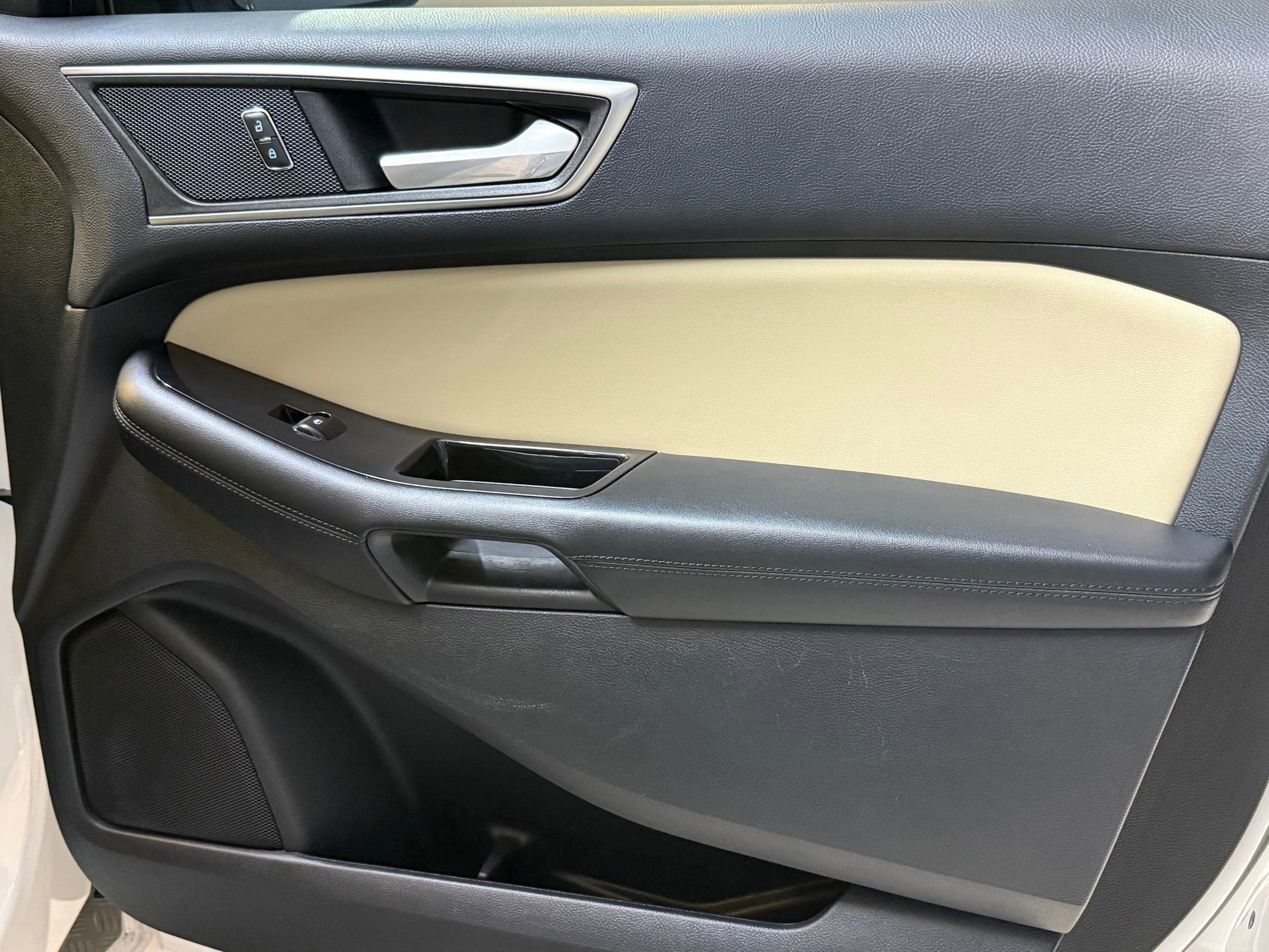 Used 2015 Ford Edge SEL w/ Equipment Group 201A image 19