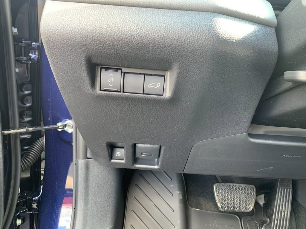 New 2026 Toyota RAV4 SE AWD/4WD image 31
