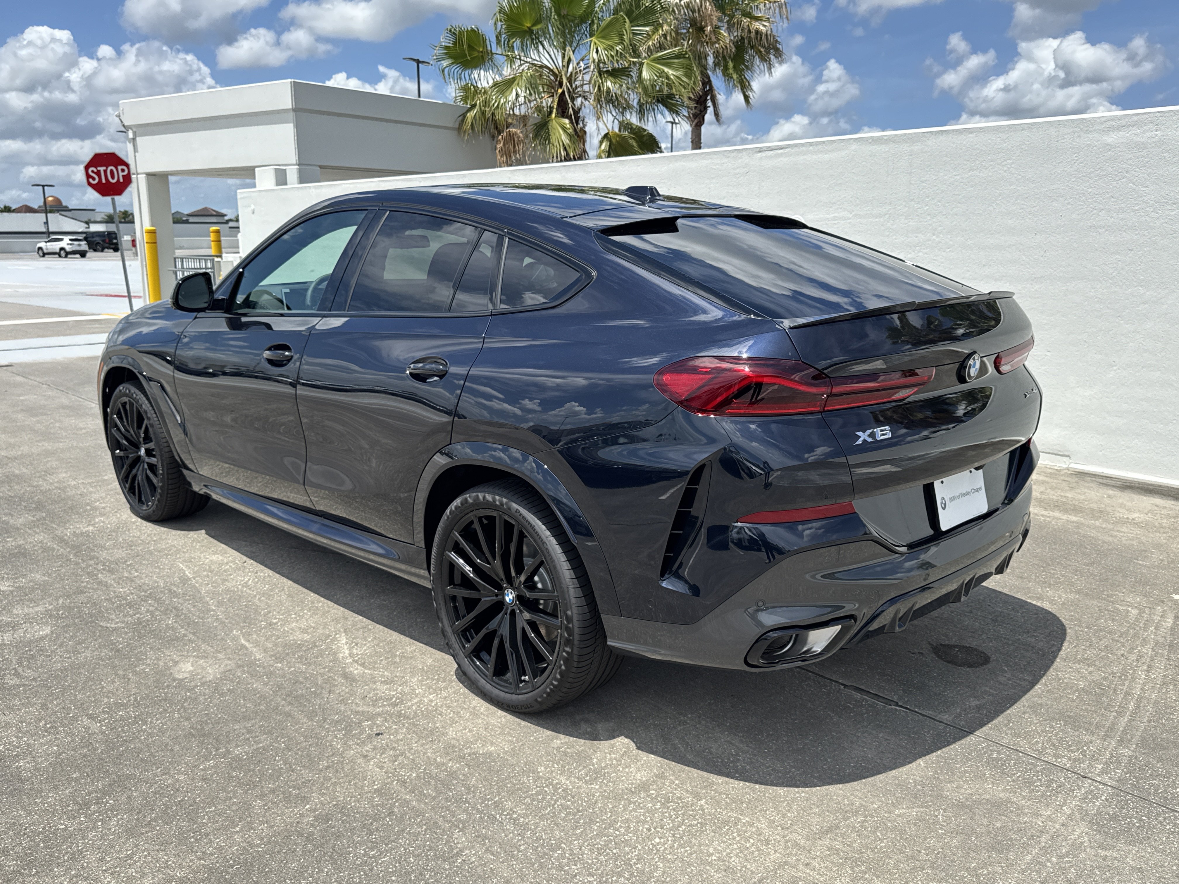 New 2027 BMW X6 xDrive40i w/ Executive Package AWD/4WD image 5