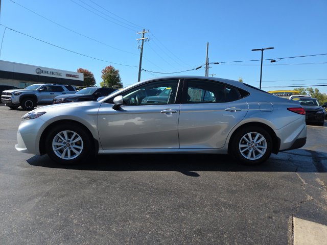 Used 2026 Toyota Camry LE FWD image 4