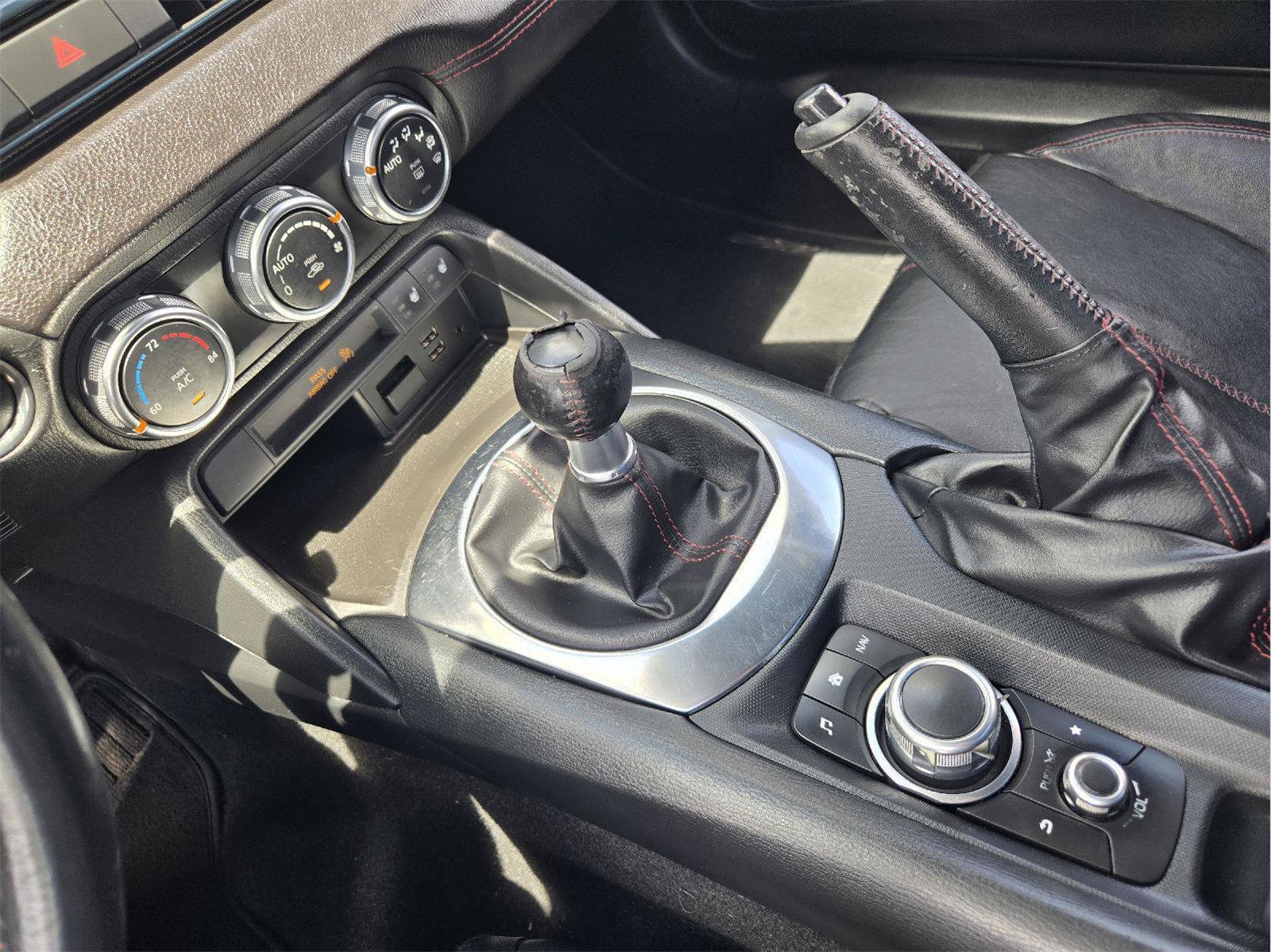 Used 2018 MAZDA MX-5 Miata Grand Touring RWD image 19
