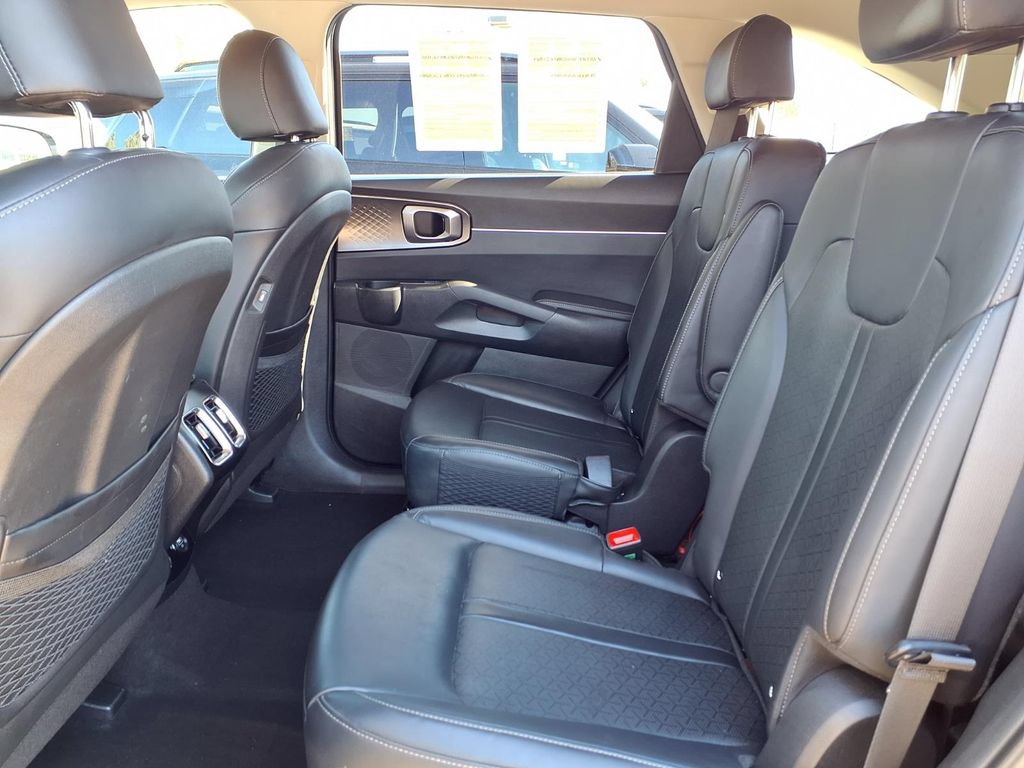 Certified 2023 Kia Sorento EX FWD image 8