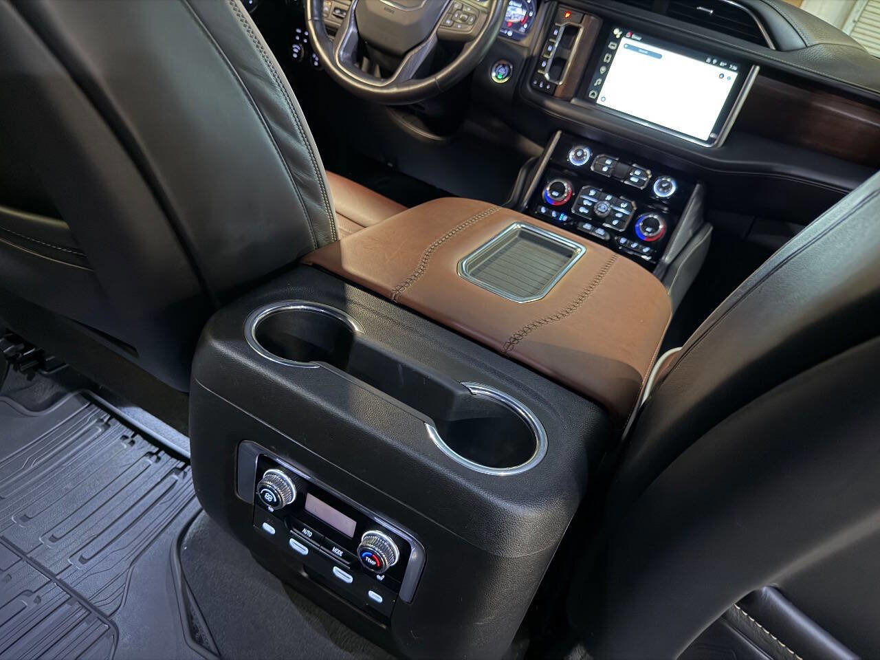 Used 2023 GMC Yukon XL Denali Ultimate image 27