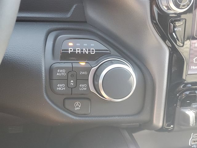 New 2026 RAM 1500 4x4 Crew Cab image 23