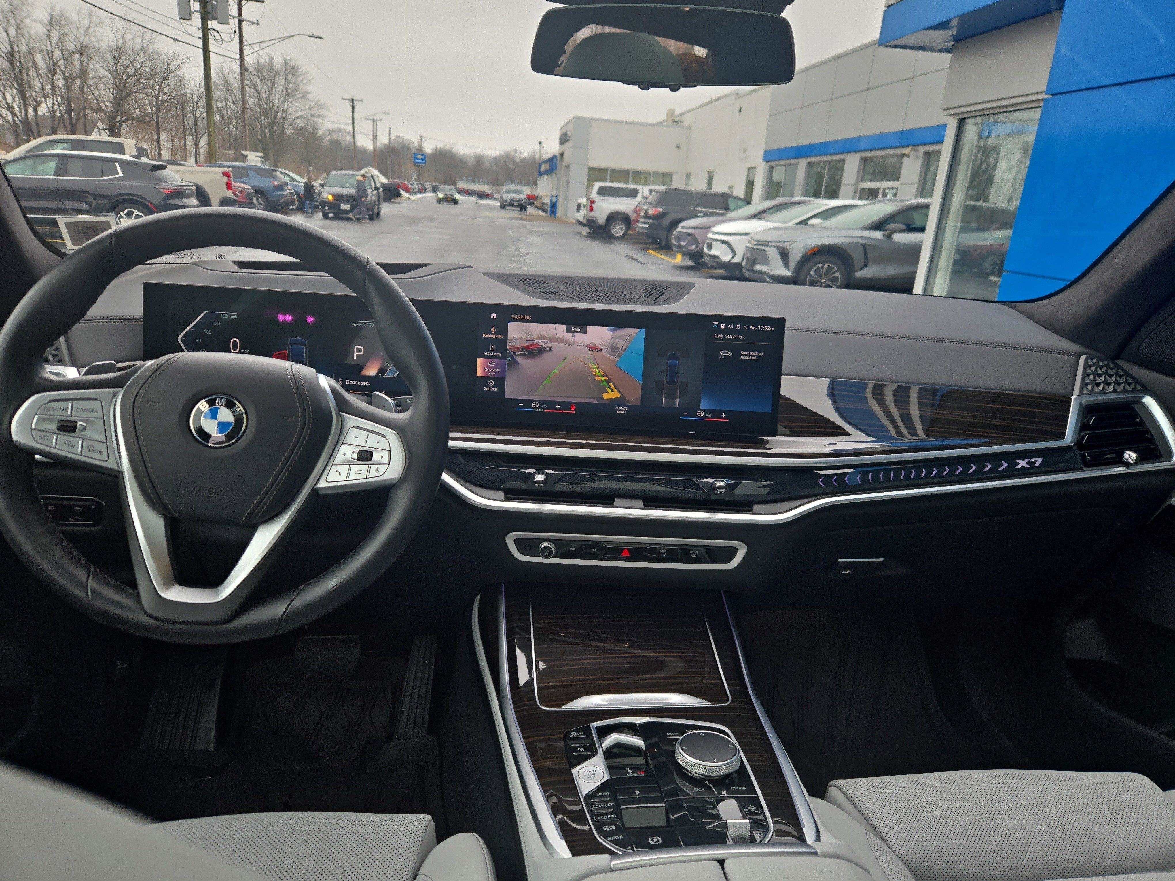 Used 2023 BMW X7 xDrive40i image 3