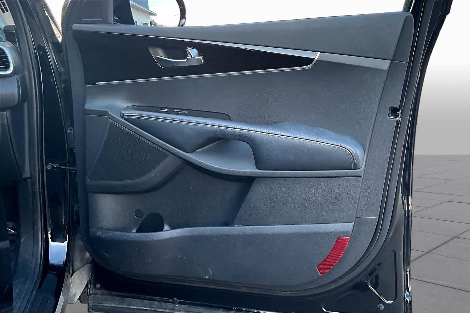 Used 2019 Kia Sorento L FWD image 22