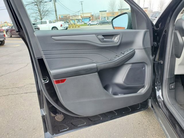 Used 2023 Ford Escape Active image 9