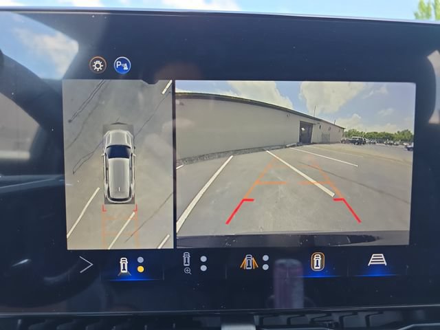 New 2026 Chevrolet Equinox LT w/ Safety and Technology Package AWD/4WD image 24