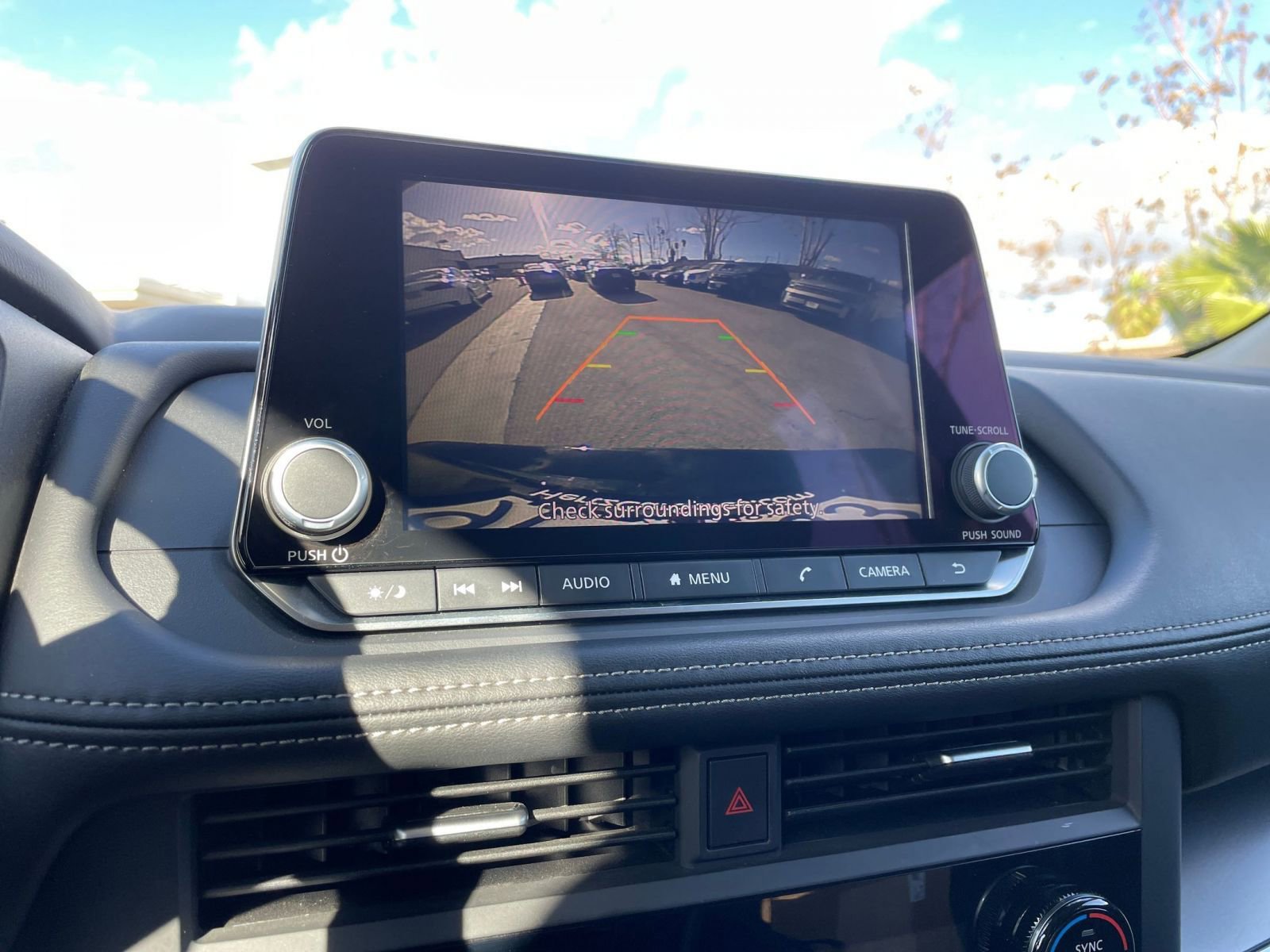 Used 2025 Nissan Rogue SV FWD image 27