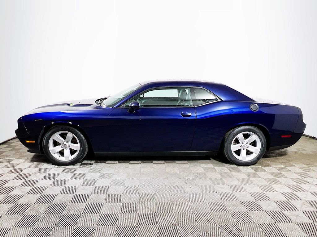 Used 2013 Dodge Challenger SXT image 4
