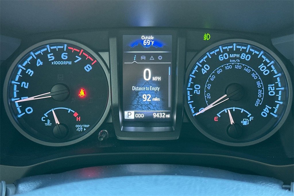 Used 2023 Toyota Tacoma TRD Sport w/ Technology Package image 23