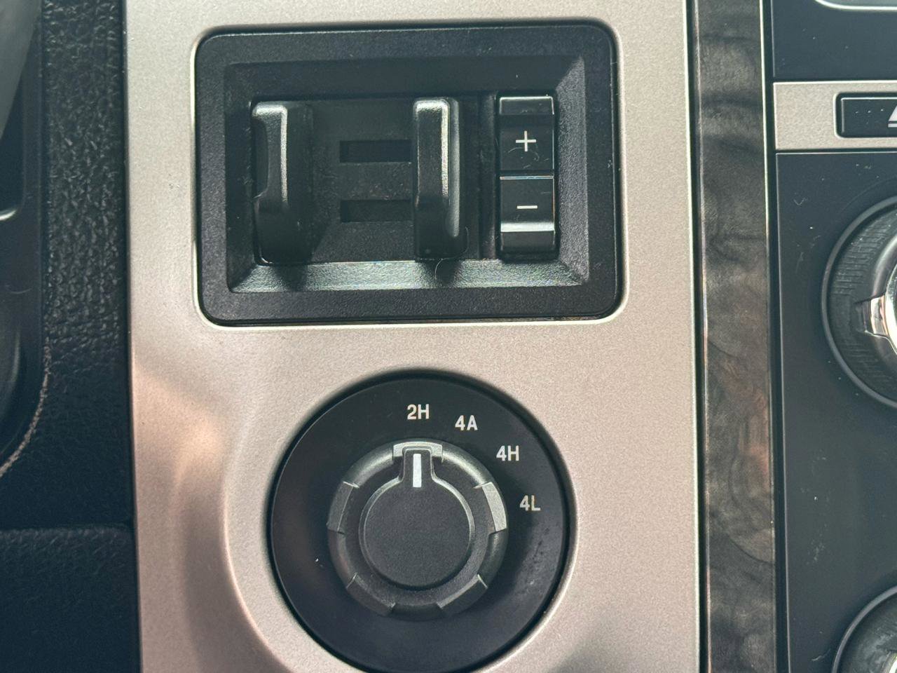 Used 2017 Ford Expedition EL Limited image 37