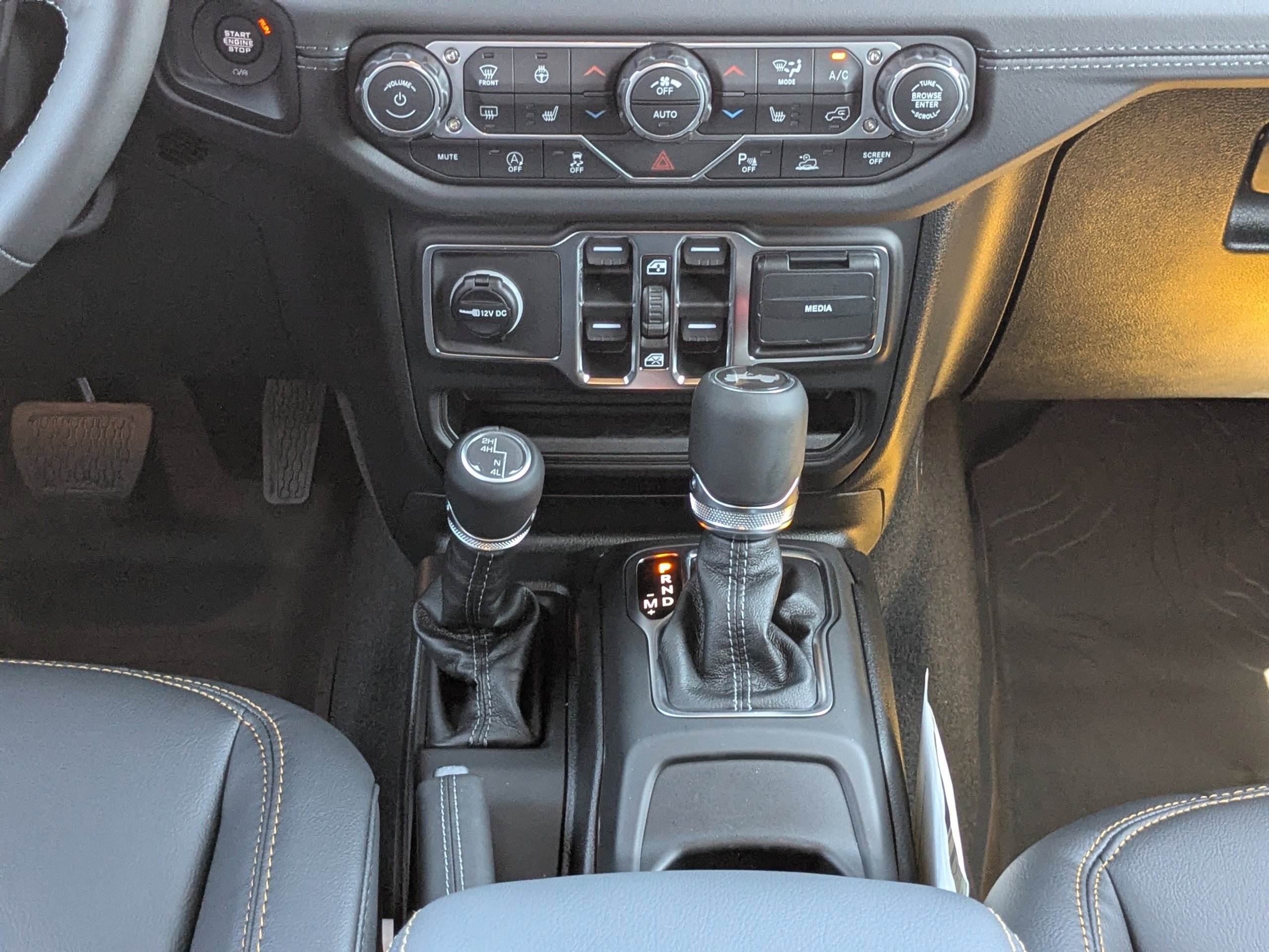 New 2026 Jeep Wrangler Unlimited Sahara AWD/4WD image 17