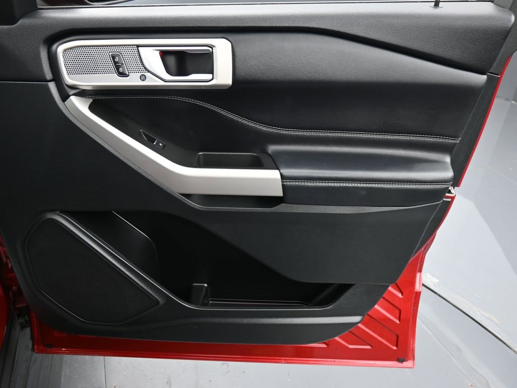 Used 2023 Ford Explorer Limited w/ Equipment Group 301A image 17