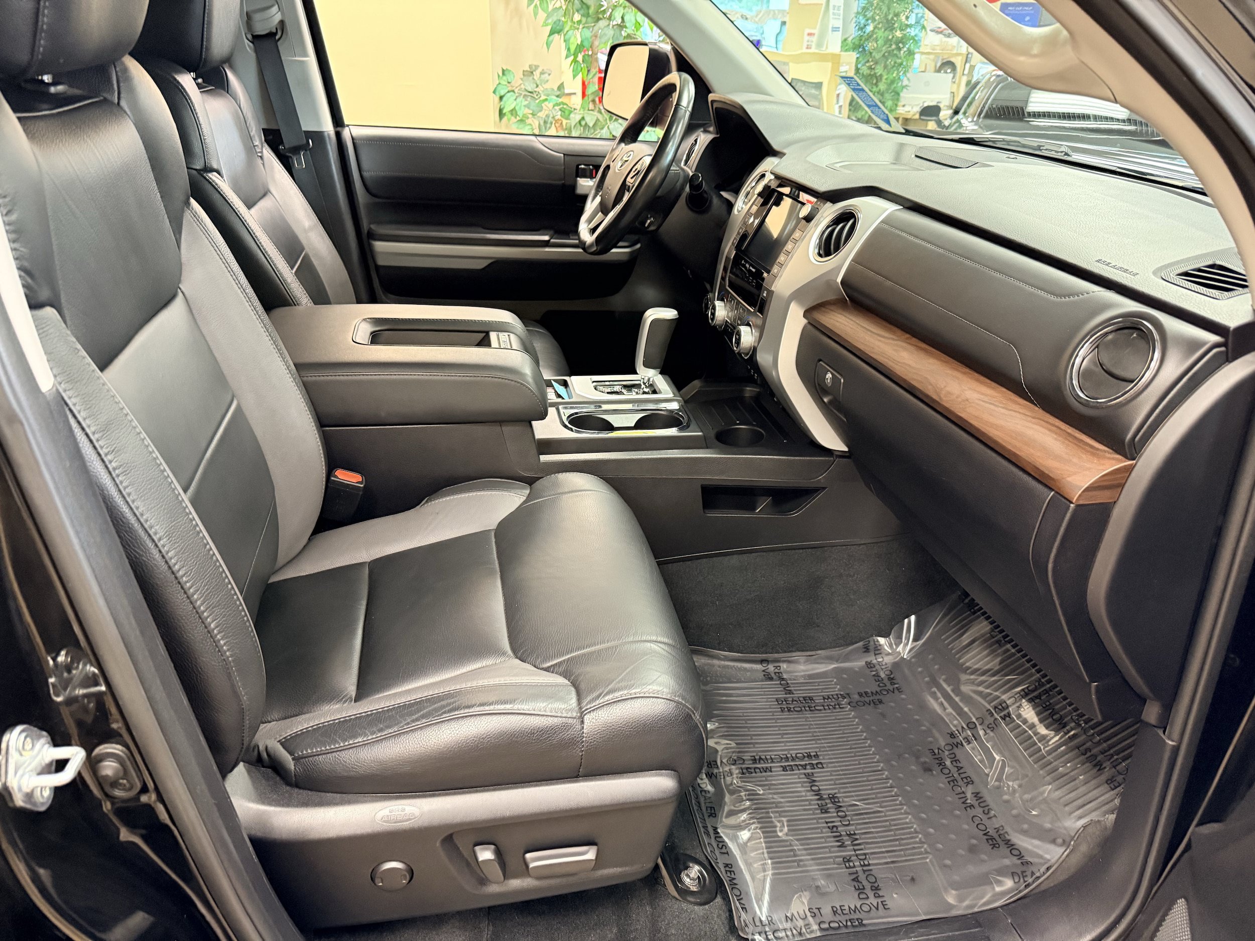 Used 2021 Toyota Tundra Limited w/ Limited Premium Package AWD/4WD image 24
