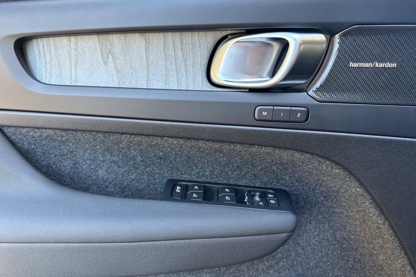 New 2026 Volvo XC40 B5 Ultra w/ Climate Package image 14