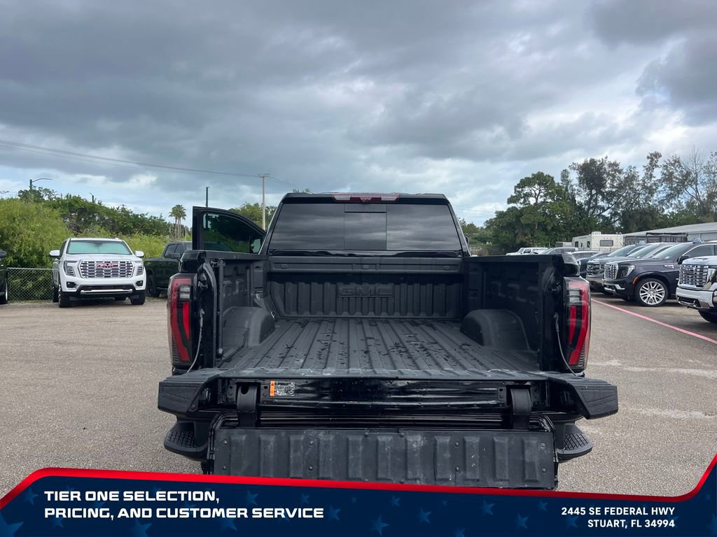 Used 2025 GMC Sierra 2500 AT4 w/ AT4 Premium Plus Package AWD/4WD image 10