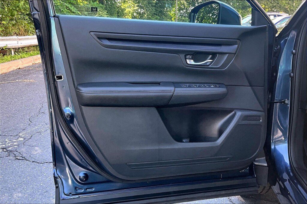 Used 2025 Honda CR-V EX image 13