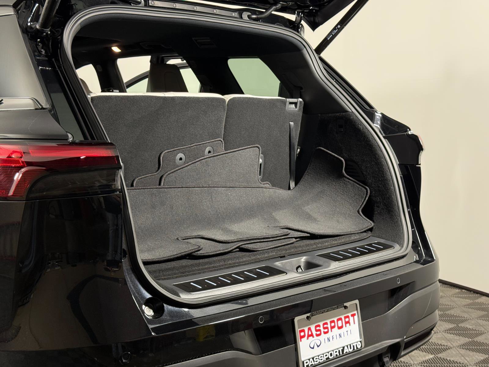 Used 2026 INFINITI QX60 Autograph w/ Dark Cargo Package image 26