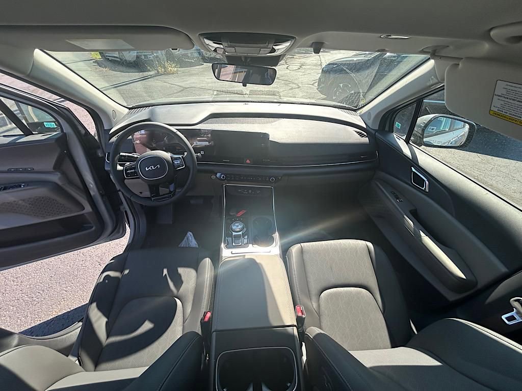 New 2026 Kia Carnival EX FWD image 22