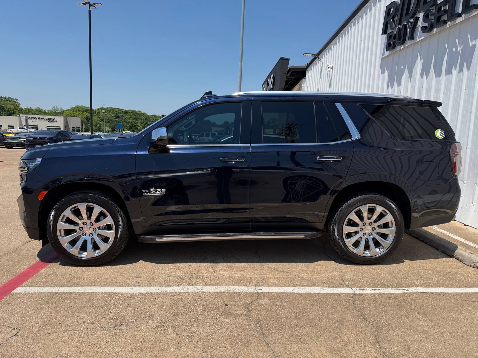 Used 2022 Chevrolet Tahoe Premier w/ Texas Edition RWD image 3