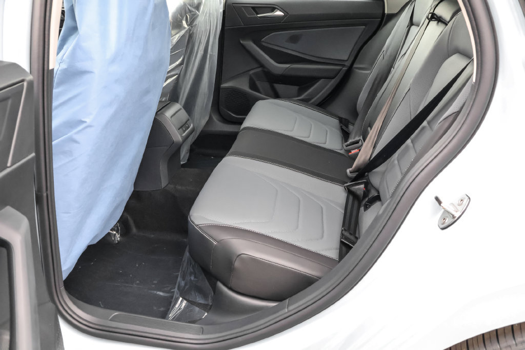 New 2027 Volkswagen Jetta SEL FWD image 36