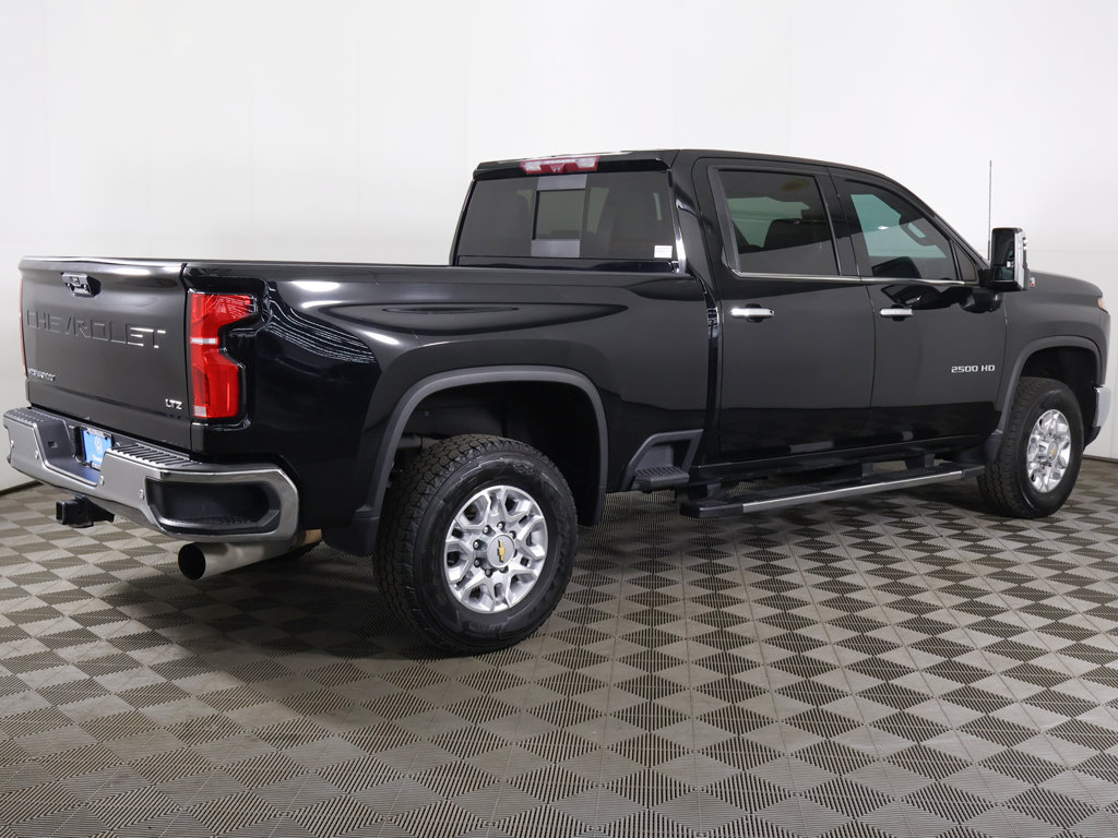 Used 2024 Chevrolet Silverado 2500 LTZ w/ LTZ Convenience Package AWD/4WD image 16