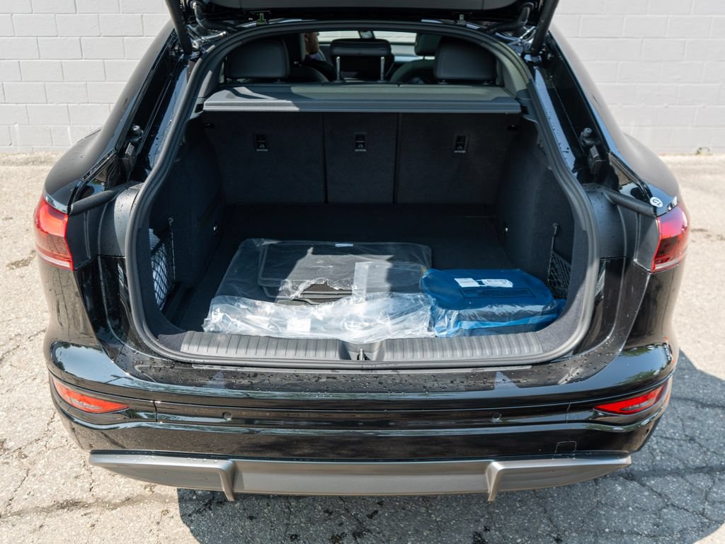 New 2027 Audi Q6 e-tron Premium AWD/4WD image 7