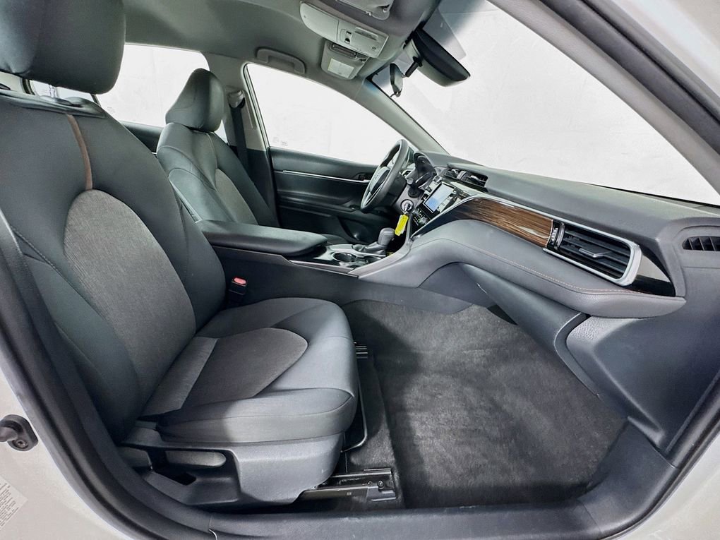 Used 2018 Toyota Camry LE image 31