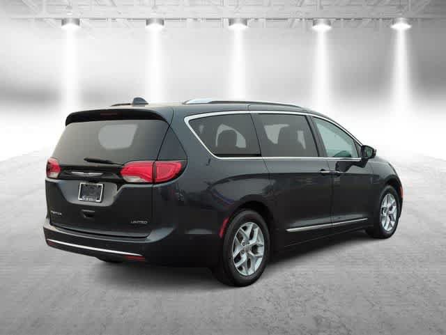 Used 2020 Chrysler Pacifica Limited w/ Advanced Safetytec Group FWD image 8