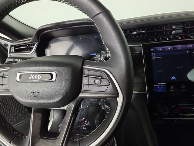 Used 2024 Jeep Grand Cherokee Limited w/ Black Appearance Package image 27