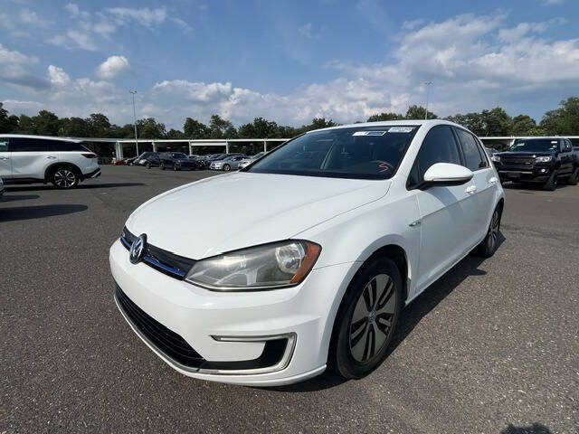 Used 2016 Volkswagen e-Golf SE FWD image 2