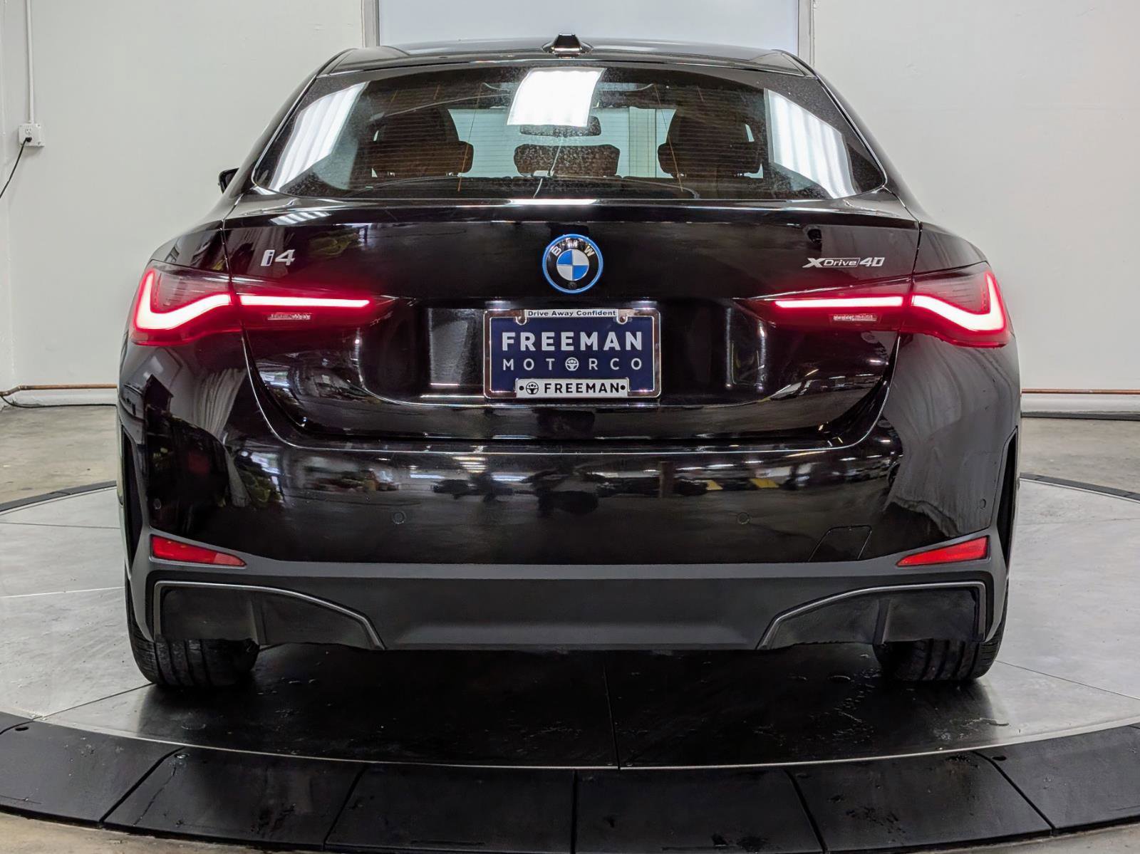 Used 2024 BMW i4 xDrive40i AWD/4WD image 8