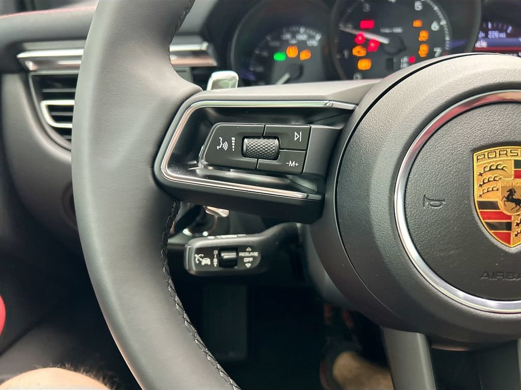 Used 2026 Porsche Macan AWD/4WD image 14