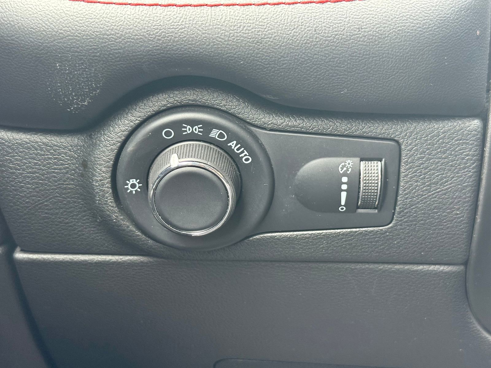 Used 2023 Dodge Durango GT image 32